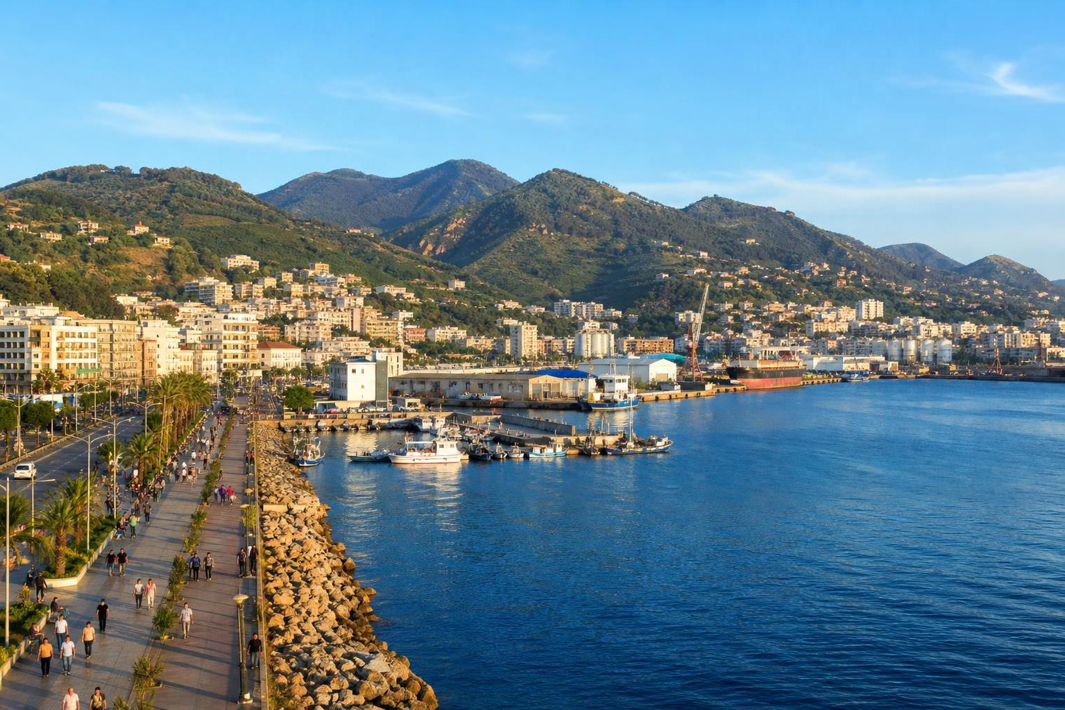 Vue éditoriale de Béjaïa entre Méditerranée, reliefs et dynamique locale